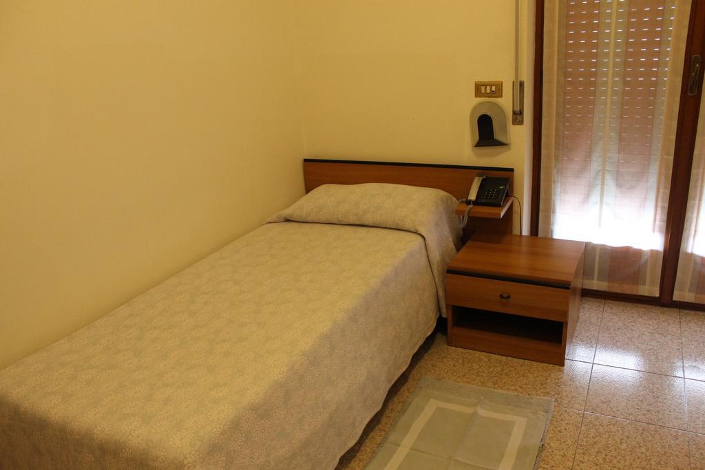 Hotel O'Scugnizzo 2 Belluno Eksteriør bilde